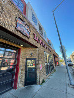 Lucky's Bar Grille Restaurant outside