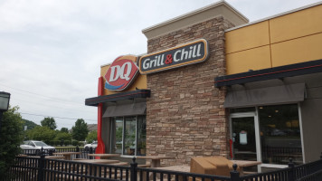 Dairy Queen Grill Chill outside