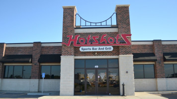 Hotshots Sports Grill outside