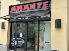 Amante Coffee (uptown Broadway) outside