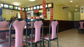 Lins China King inside