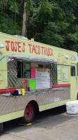 Jose's Taco Truck outside