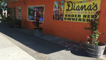 Diana's Mexican outside