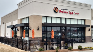 Another Broken Egg Cafe outside