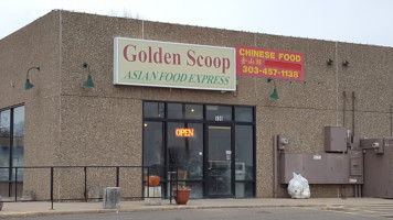 Golden Scoop outside