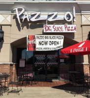 Pazzo Pizza outside