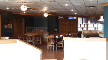 Bridges Bar Grille Restaurant inside