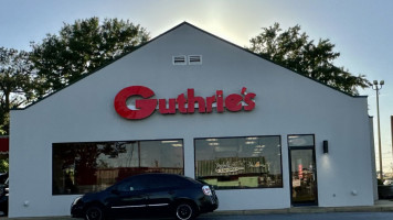 Guthrie's Of Tuscaloosa outside