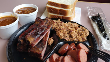 Byron's Smokehouse food