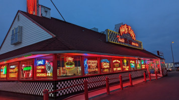 Nifty Fifty's (northeast Philadelphia) outside