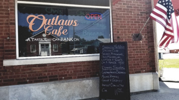 Outlaw Cafe food