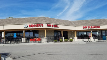 Tanner's Grill food