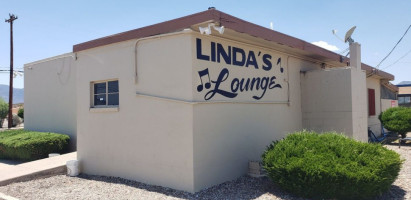 Linda's Lounge outside