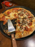 Barro's Pizza food