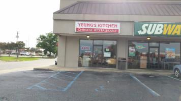 Yeung's Kitchen outside