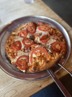 Tomatinos Pizza And Bake Shop food
