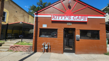Kitty's Cafe outside