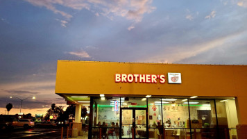 Brother's Noodles food