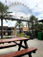 Shake Shack I-drive inside