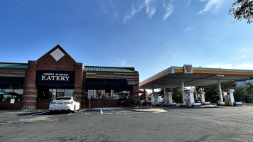 Farmer's Grandson Eatery outside