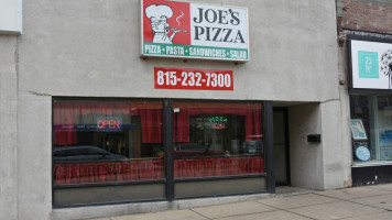 Joes Pizza outside