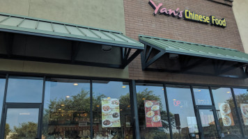 Yan's Chinese Food outside