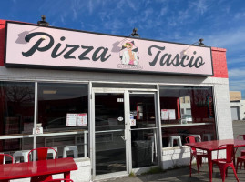 Pizza Tascio Nkc outside