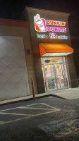 Baskin-robbins outside