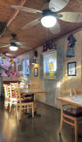 Sunny Daze Café inside