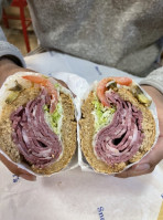 Snarf's Sandwiches Mx inside
