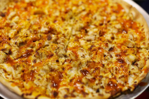 Larry's Pizza Of Cabot food