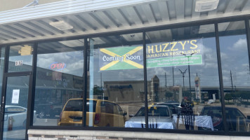 Huzzy’s outside