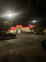 In-n-out Burger outside