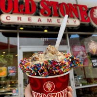 Cold Stone Creamery outside