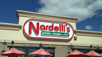 Nardelli's Grinder Shoppe outside