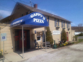 Gappy's Pizza outside