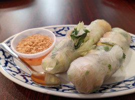 Sa-ing Thai Cuisine food