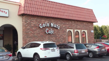 Goin' Nuts Cafe outside