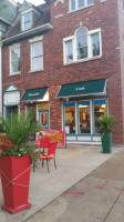 Ranell's Market Cafe outside