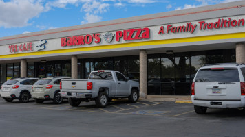 Barro's Pizza outside