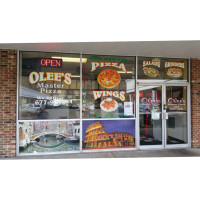 Olee's Pizza outside