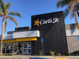 Carl’s Jr. outside