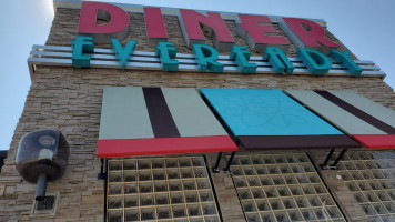 Eveready Diner outside