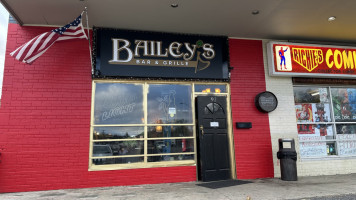Baileys Café inside