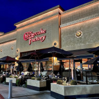 The Cheesecake Factory outside