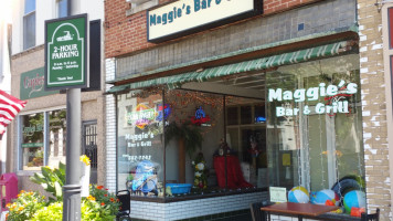 Maggie's And Grill inside