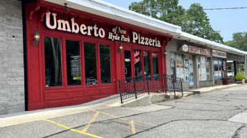 Umberto's Pizzeria outside