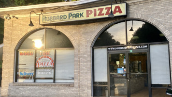 Hubbard Park Pizza outside