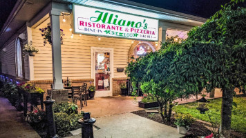 Illiano's -pizzeria Of Meriden inside