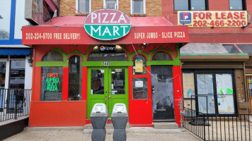 Pizza Mart outside